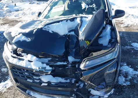 2025 Chevrolet Trax Fwd 1Rs from USA, damaged, VIN KL77LGEPXSC125526